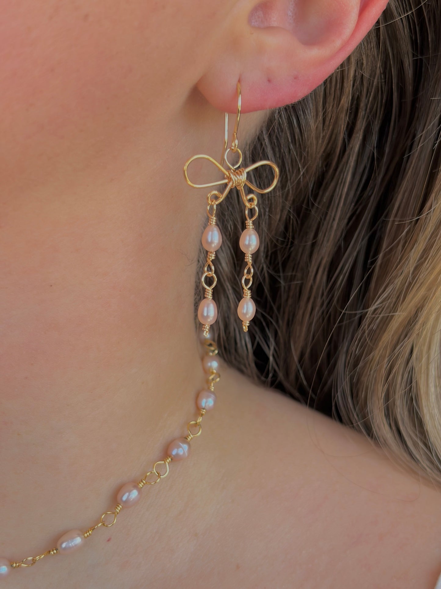 Eloise Bows